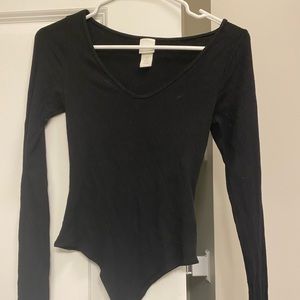 H&M Women’s V Neck Bodysuit Black - Size Small